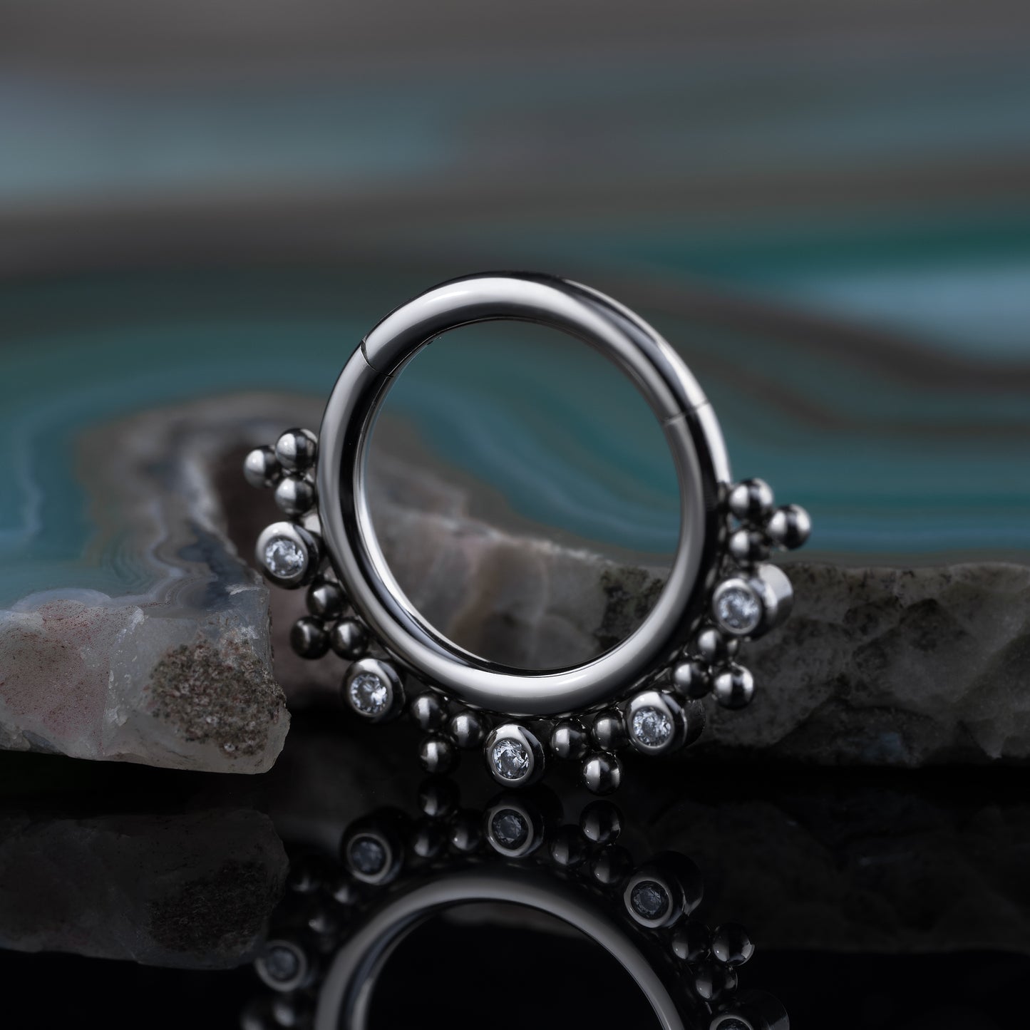 Enny Hinged Segment Ring 1.2 (16 G)