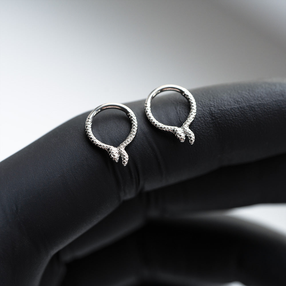 Snake Hinged Segment Ring 1.2 (16 G)