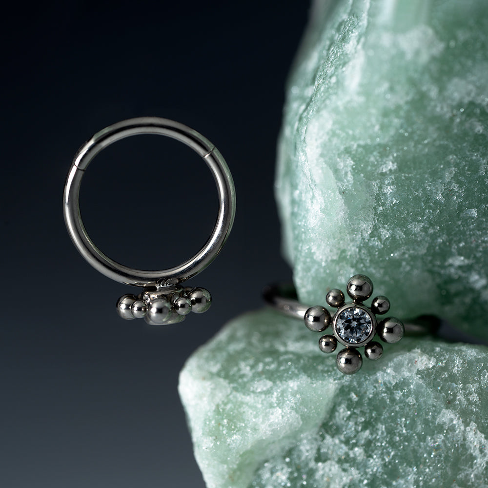 Rhombic Hinged Segment Ring 1 (18 G)