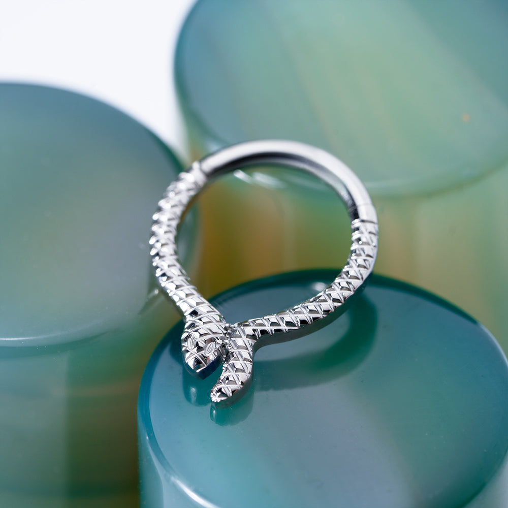 Snake Hinged Segment Ring 1.2 (16 G)