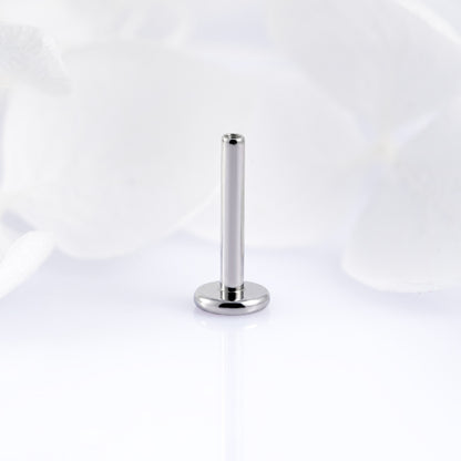 Threadless labret post 1.2 (16 G) base 4 mm