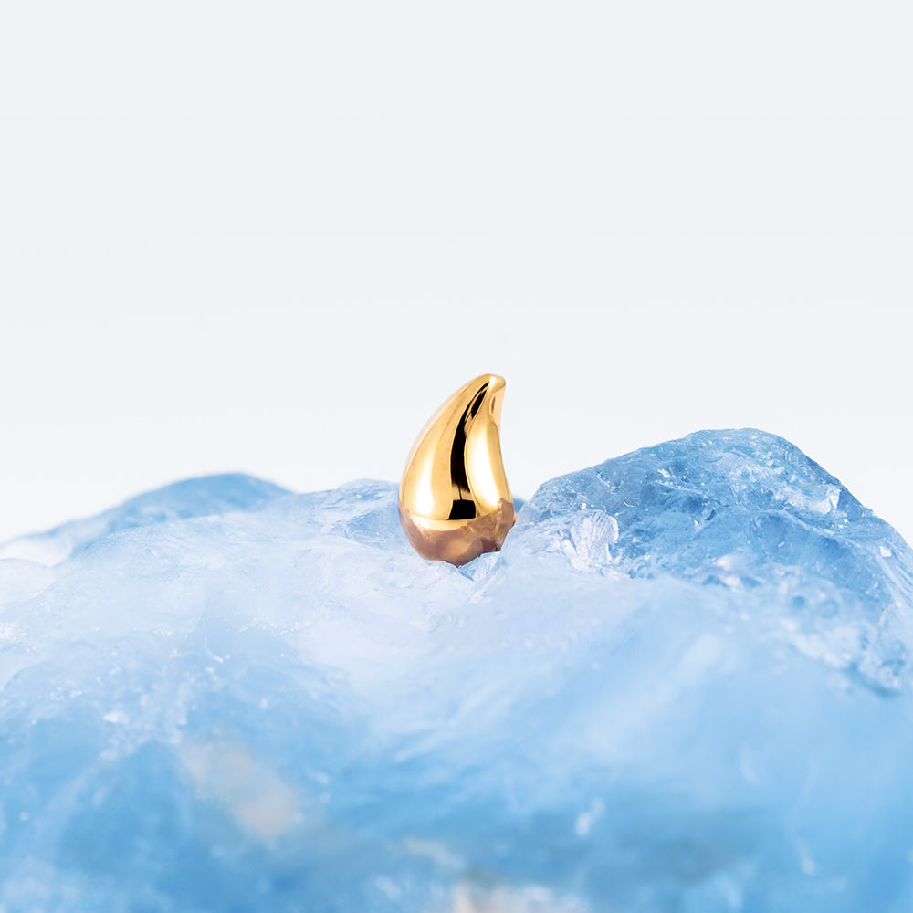 Threadless Gold Comma 3 D top