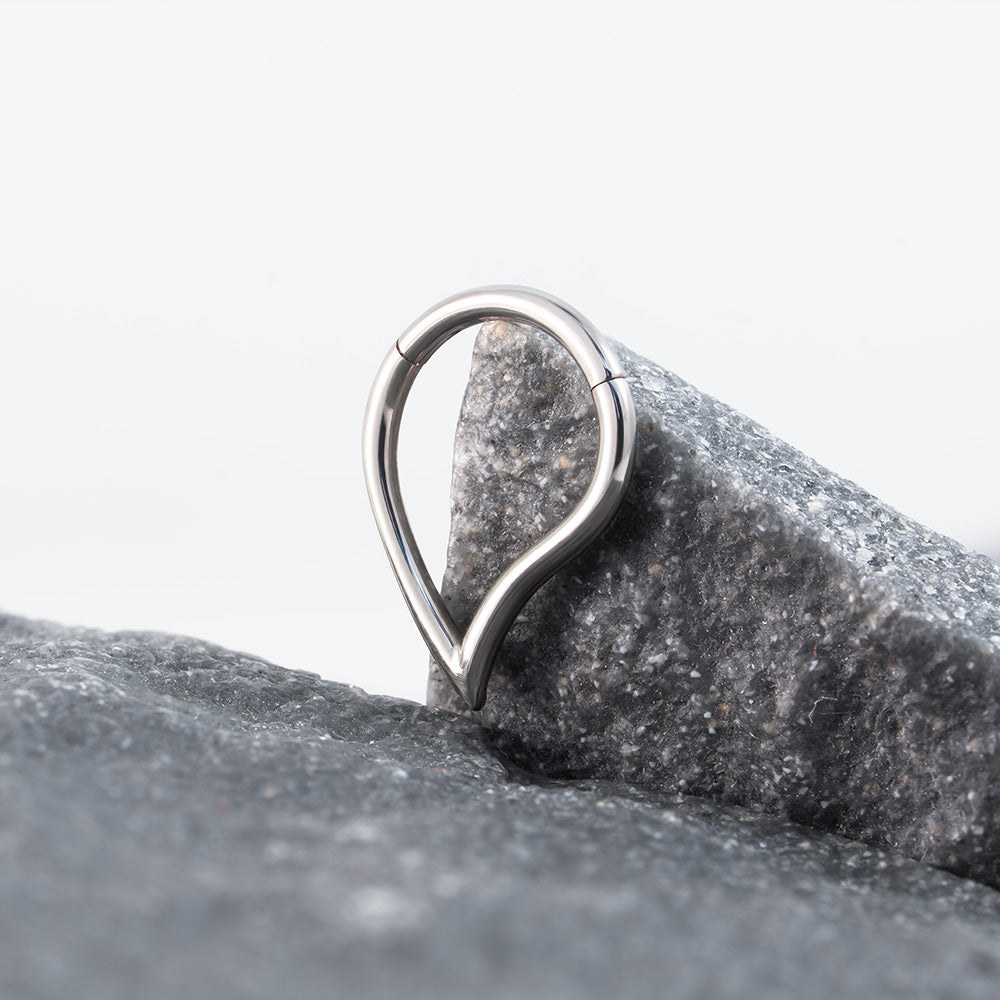 Teardrop Hinged Segment Ring 1.2 (16 G)