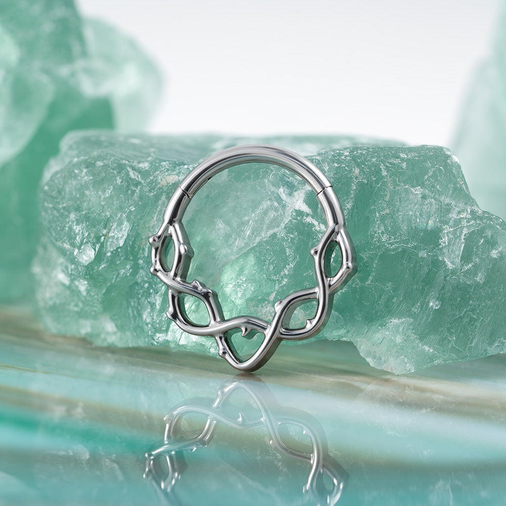 Wreath Hinged Segment Ring 1.2 (16 G)
